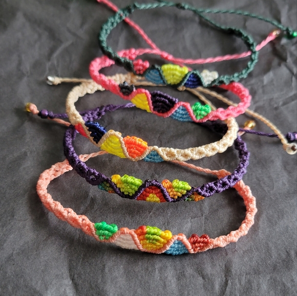 Handmade Peruvian Macrame Bracelets. - Picture 4 of 4
